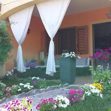 Casa Con Giardino Holiday home