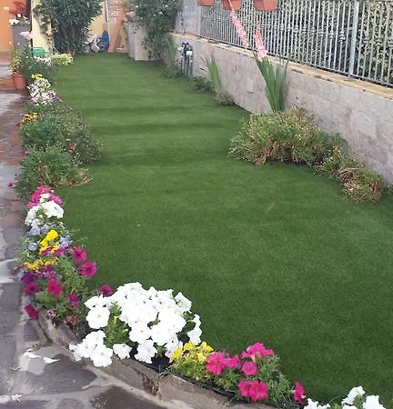 Casa Con Giardino Holiday home *
